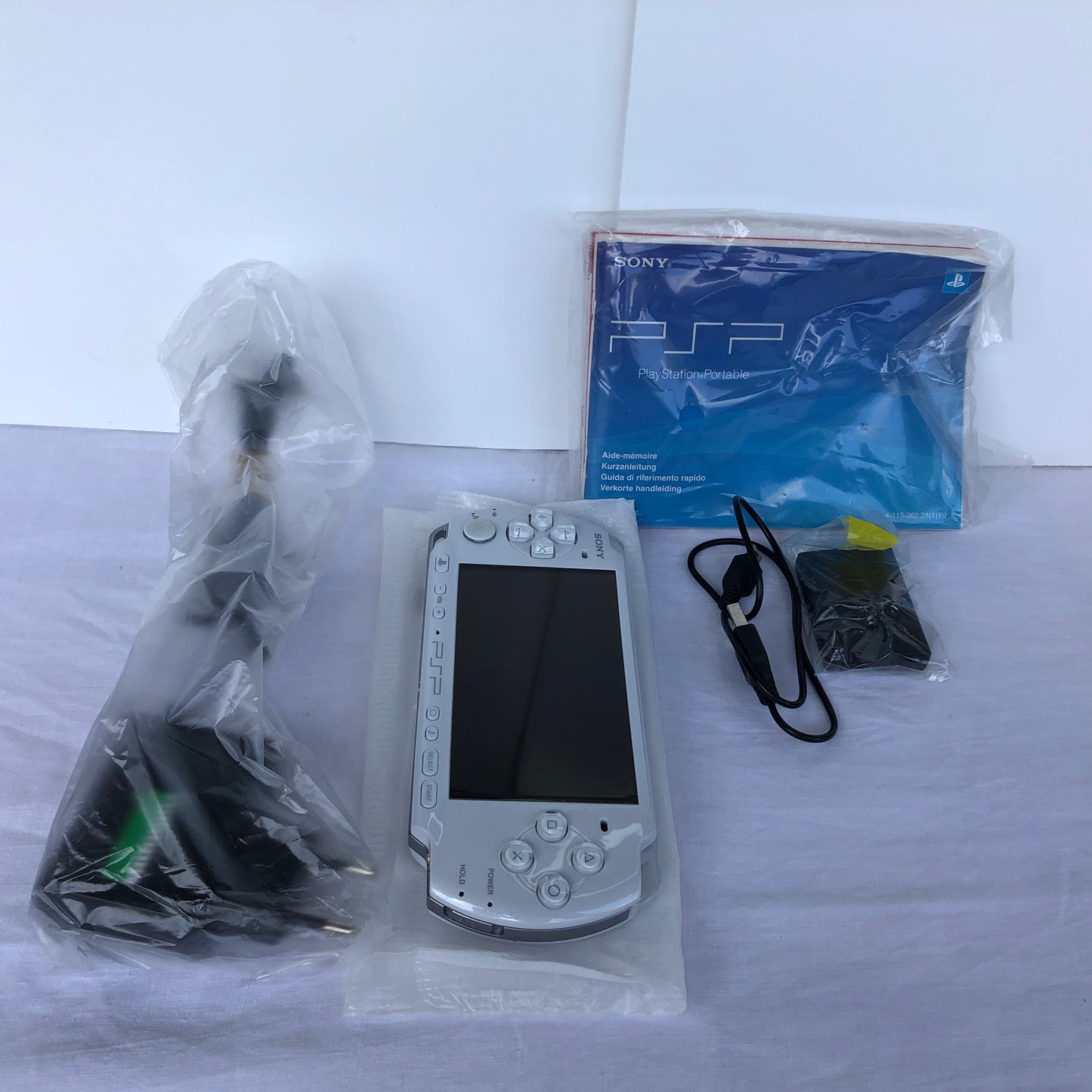 PSP 3004 Pearl White