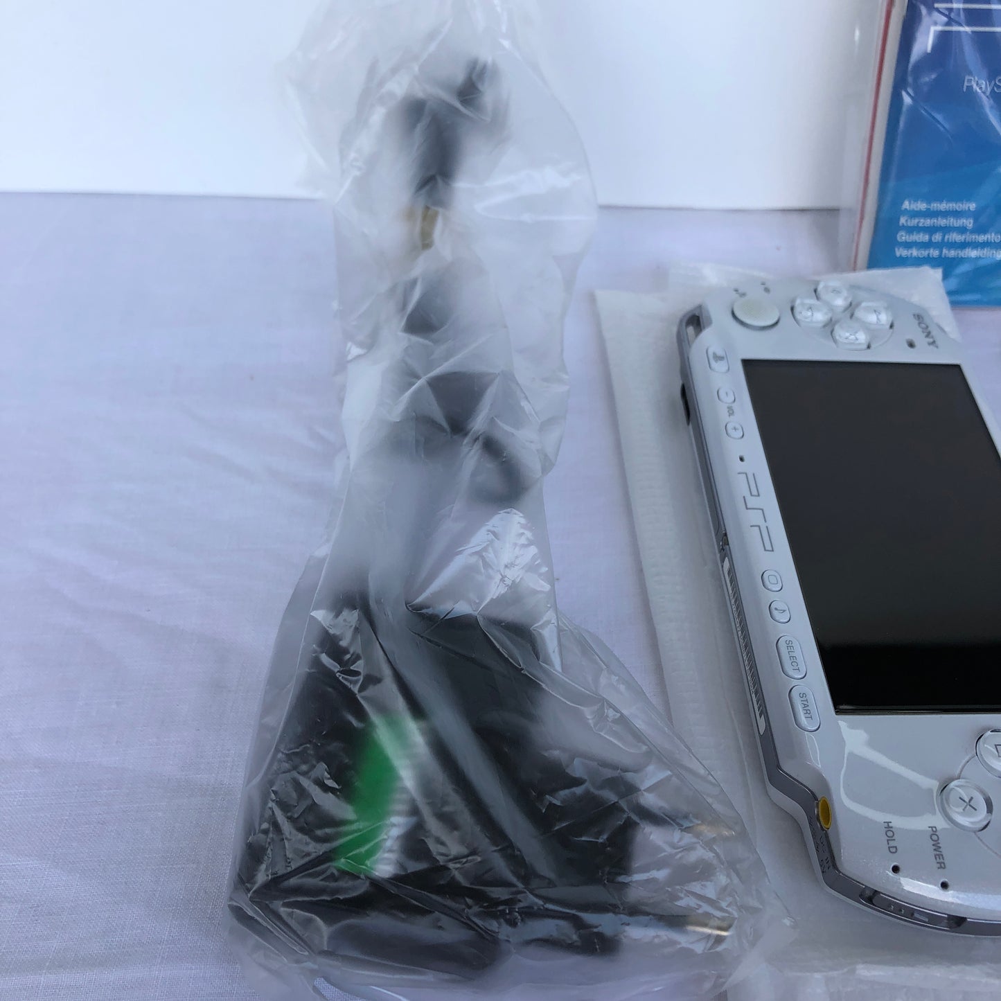 PSP 3004 Pearl White