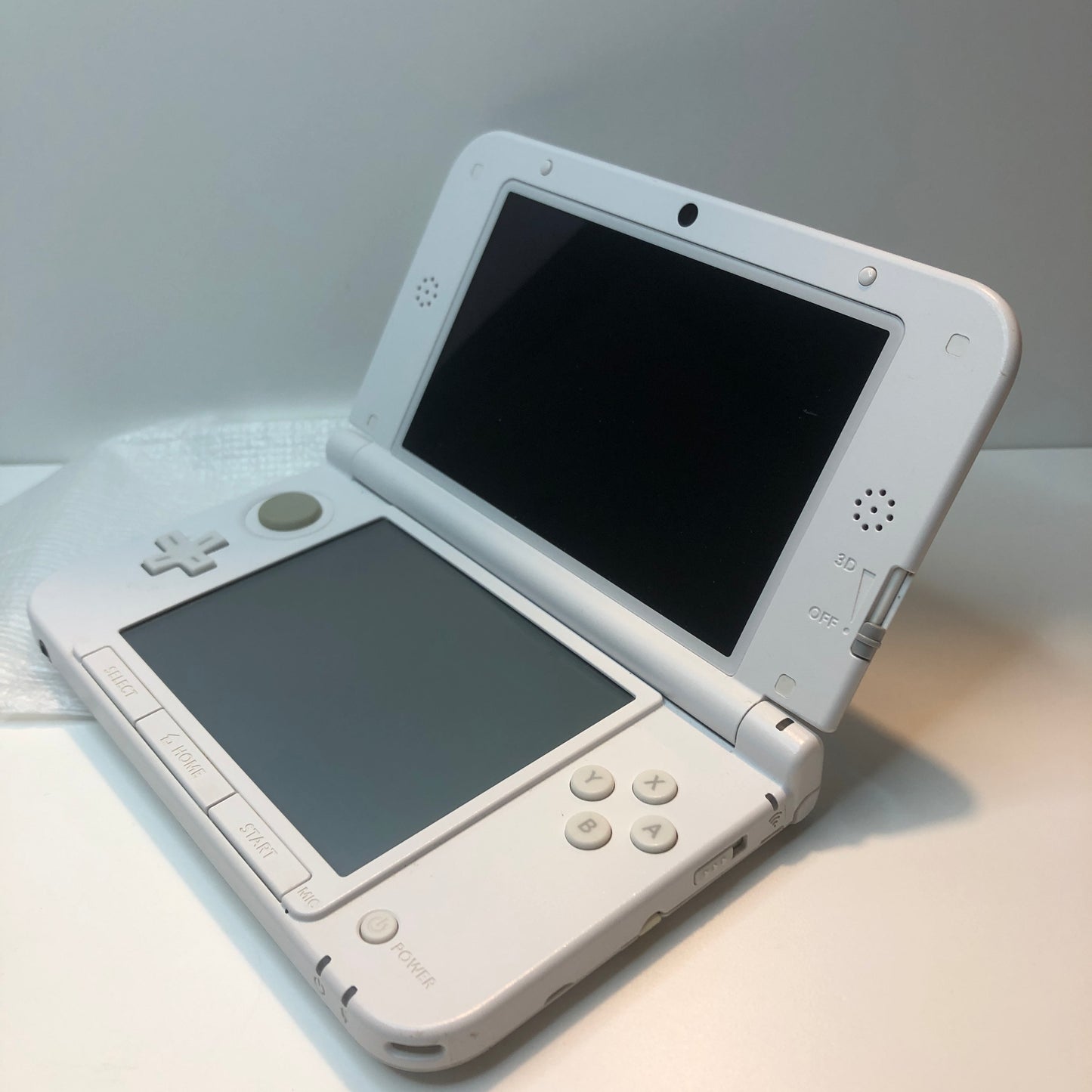 Nintendo 3DS XL Bundle Mario Kart 7