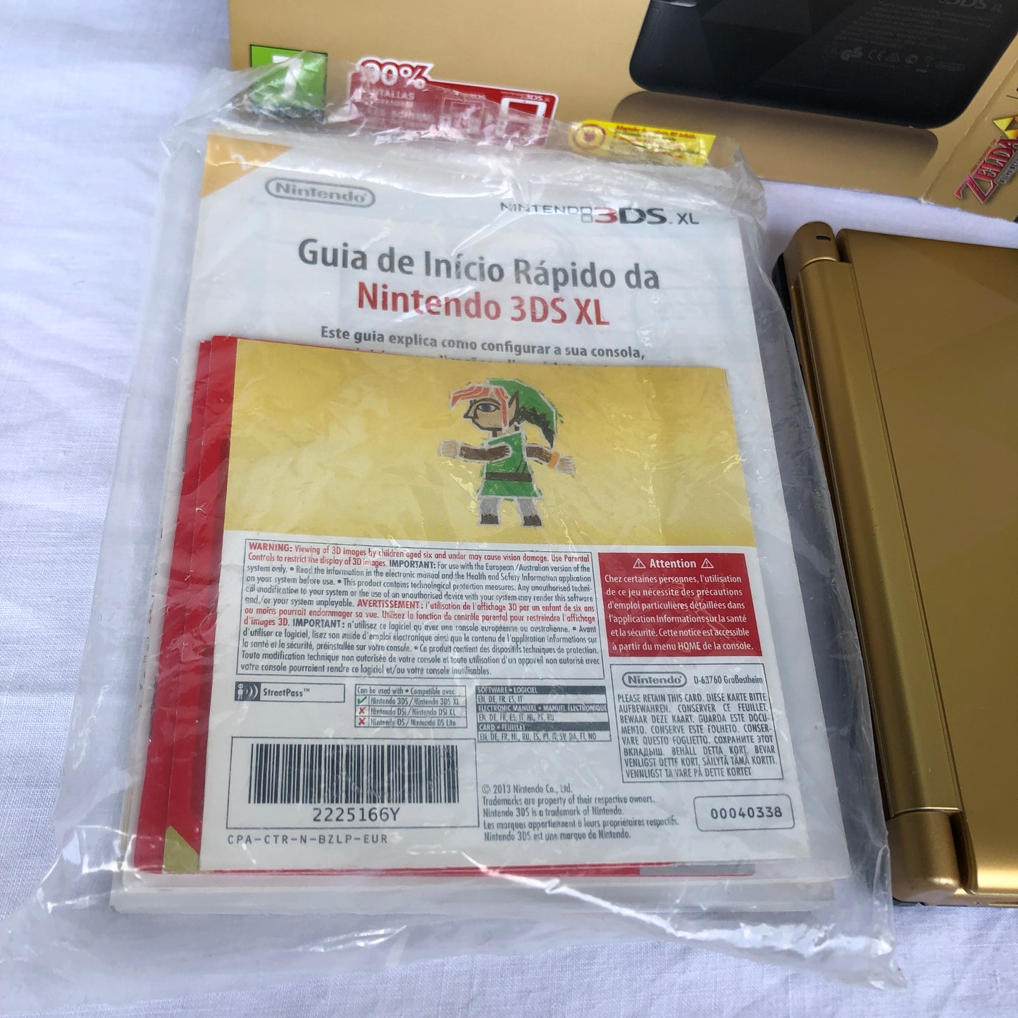 Nintendo 3DS XL Limited Edition Zelda and Link Between Worlds