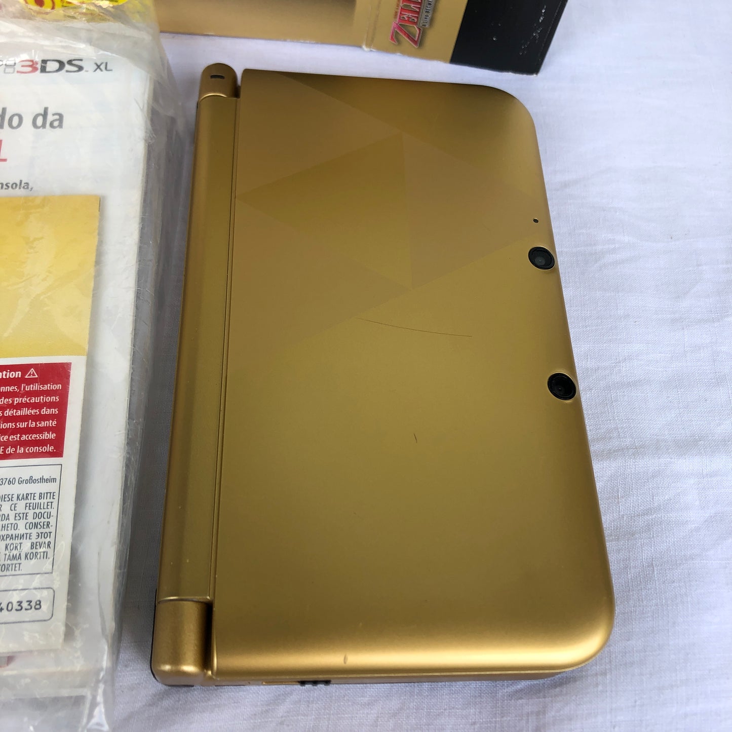 Nintendo 3DS XL Limited Edition Zelda and Link Between Worlds