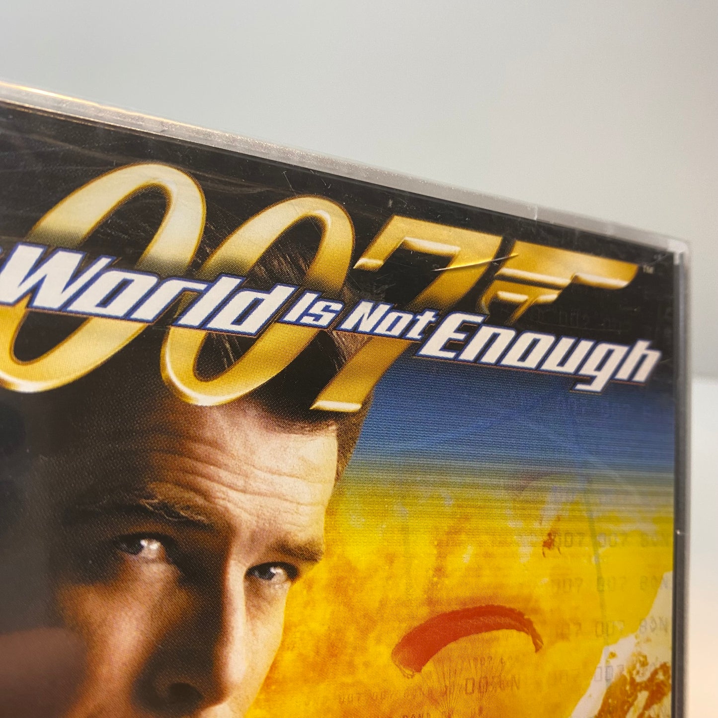 007 The World Is Not Enough (NEW)