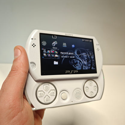 PlayStation Portable PSP Go White